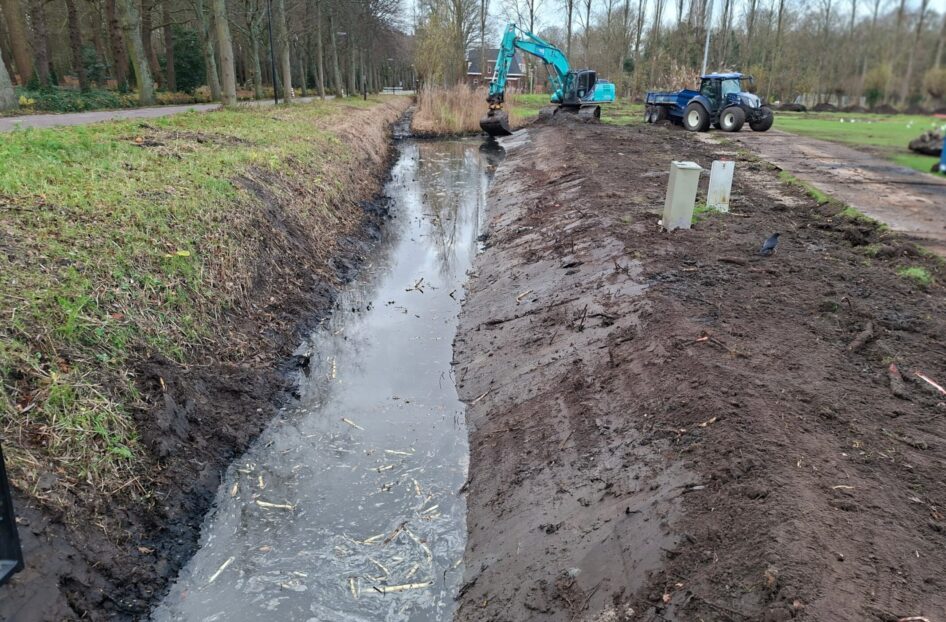 Verbreden watergang.