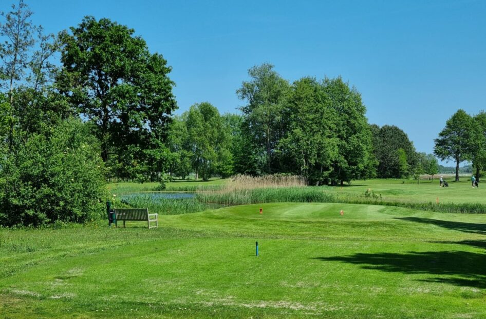Nieuw aangelegde tee Golfbaan Rozenstein.